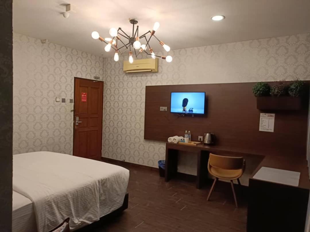 เรนทรี บูติก โฮเทล Hotel กาจัง ภายนอก รูปภาพ